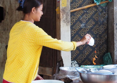 cuisinière de rue à Phnom Pehn