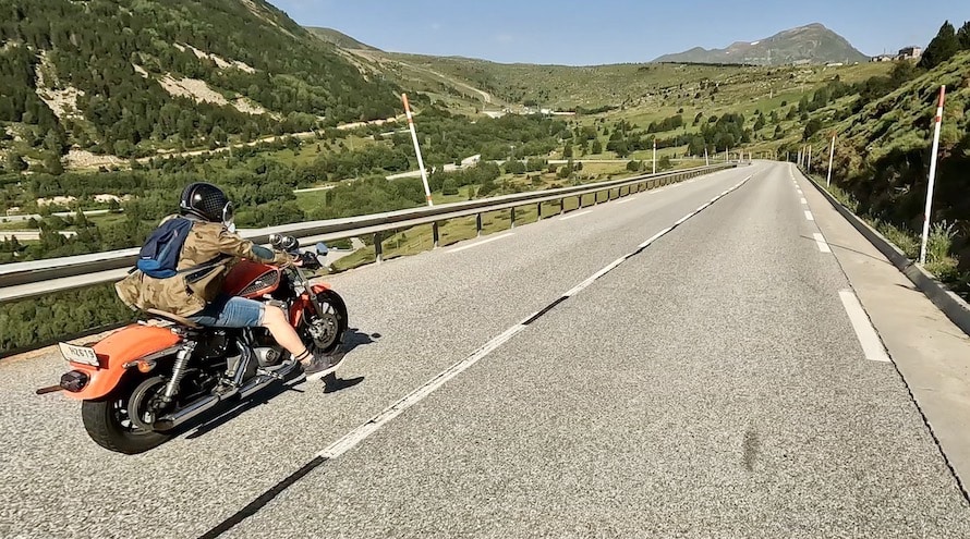 road trip moto dans les Pyrénées