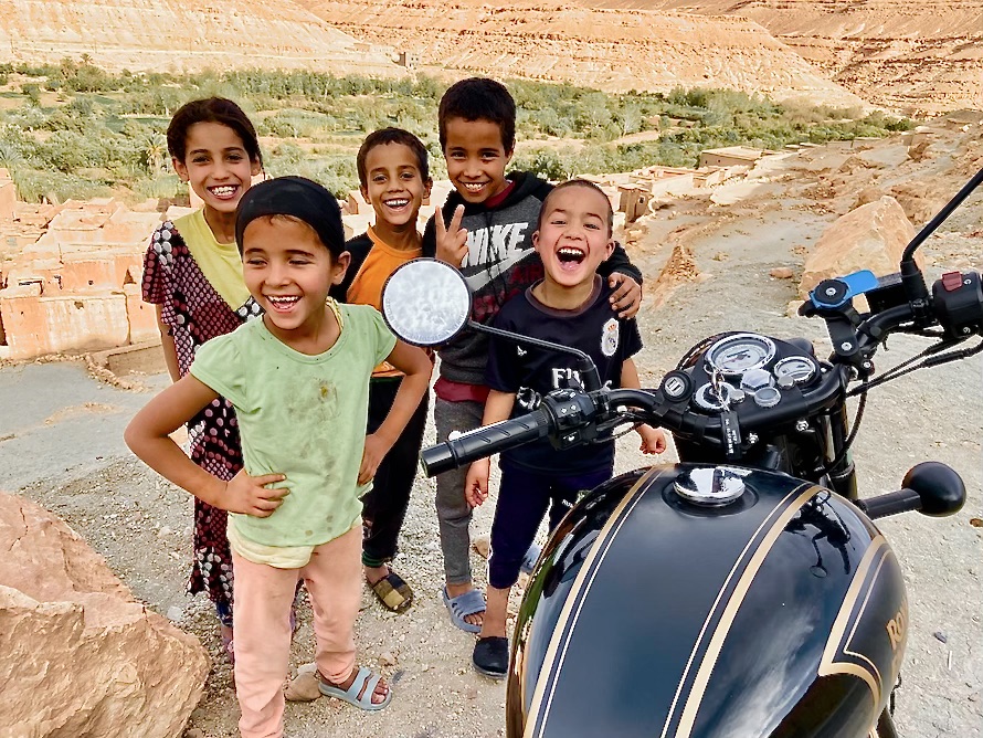 le rire des enfants dans la région de Télouet